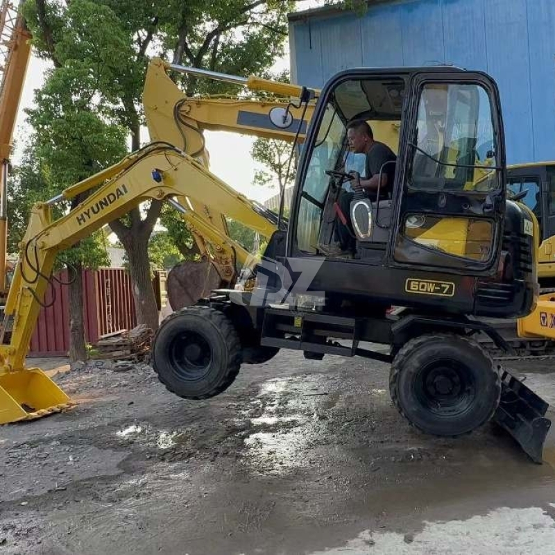 Original Hyundai R60w-7 Pre Owned Mini Excavator Used Wheel Digger 6 Ton