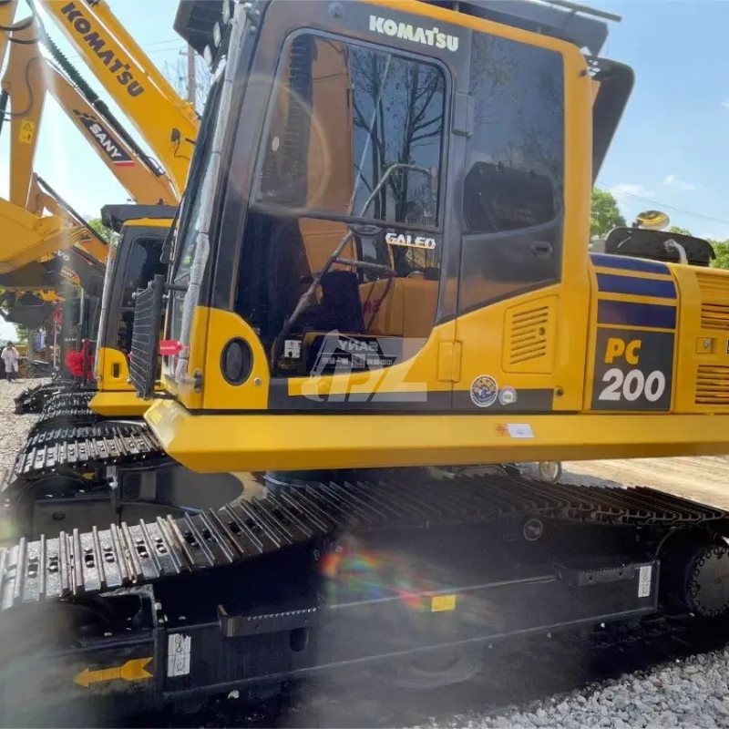 Japanese Hydraulic Used Komatsu PC200-8 Excavator Machine 2000KW 19Tonne