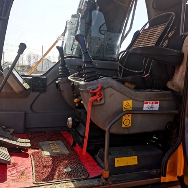 Used EC140DL Volvo Certified Pre Owned Excavator 15870KG For Mining