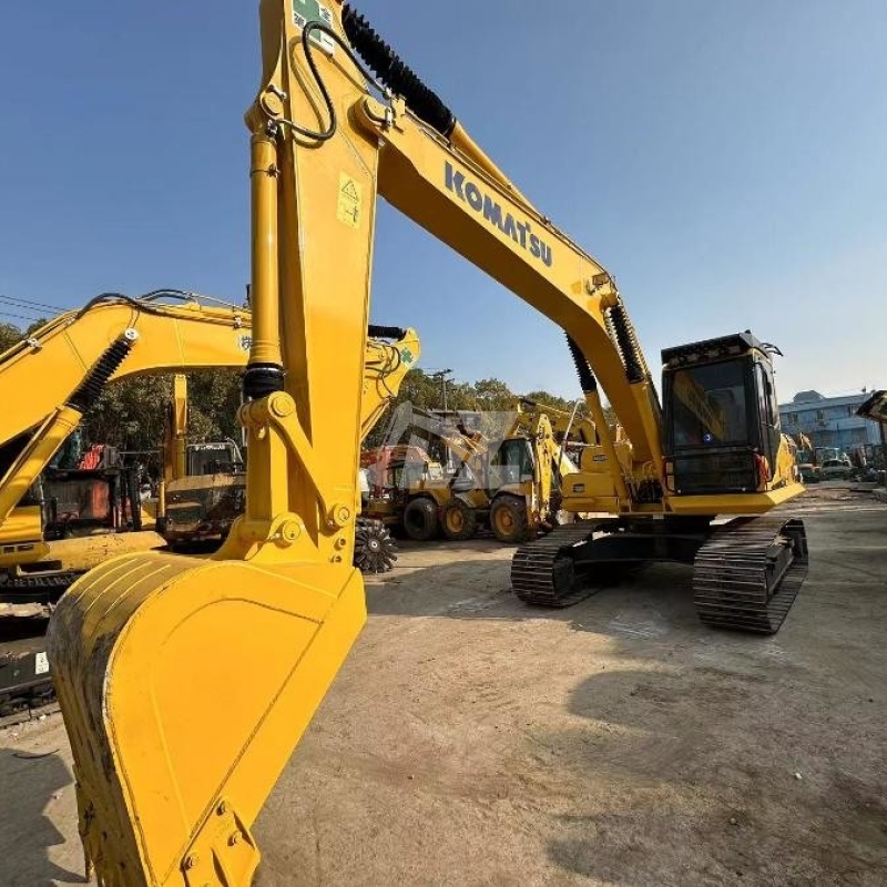 2000KW Engineering Used Komatsu Excavator Equipment PC200-8 19Tonne