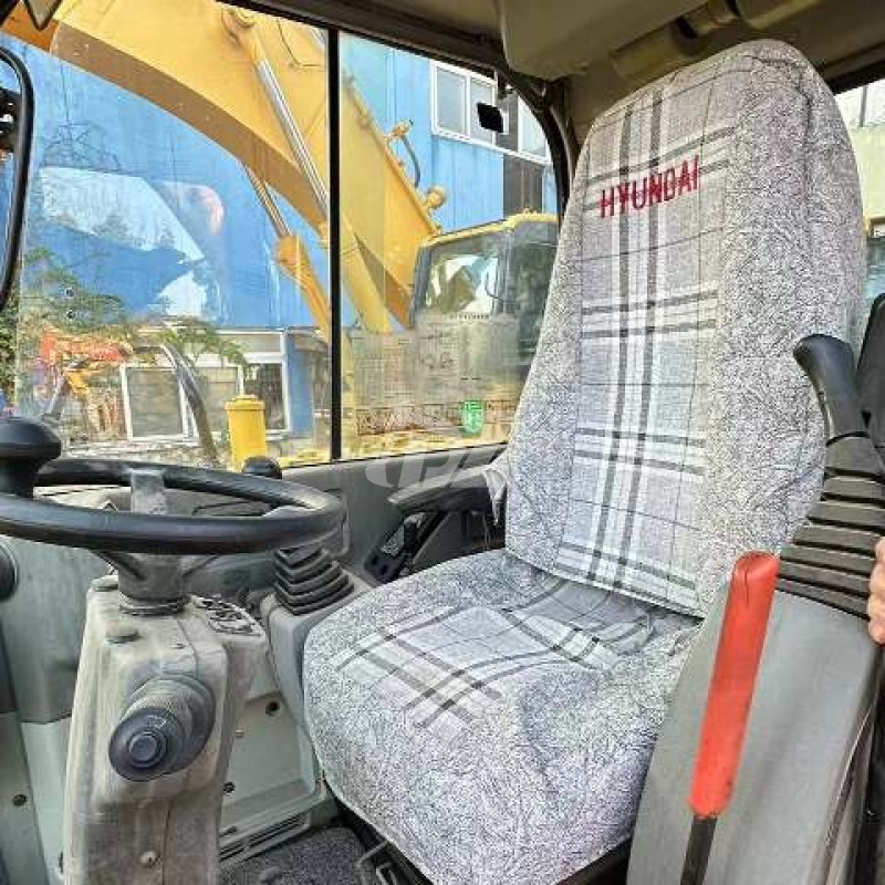 Original Hyundai R60w-7 Pre Owned Mini Excavator Used Wheel Digger 6 Ton