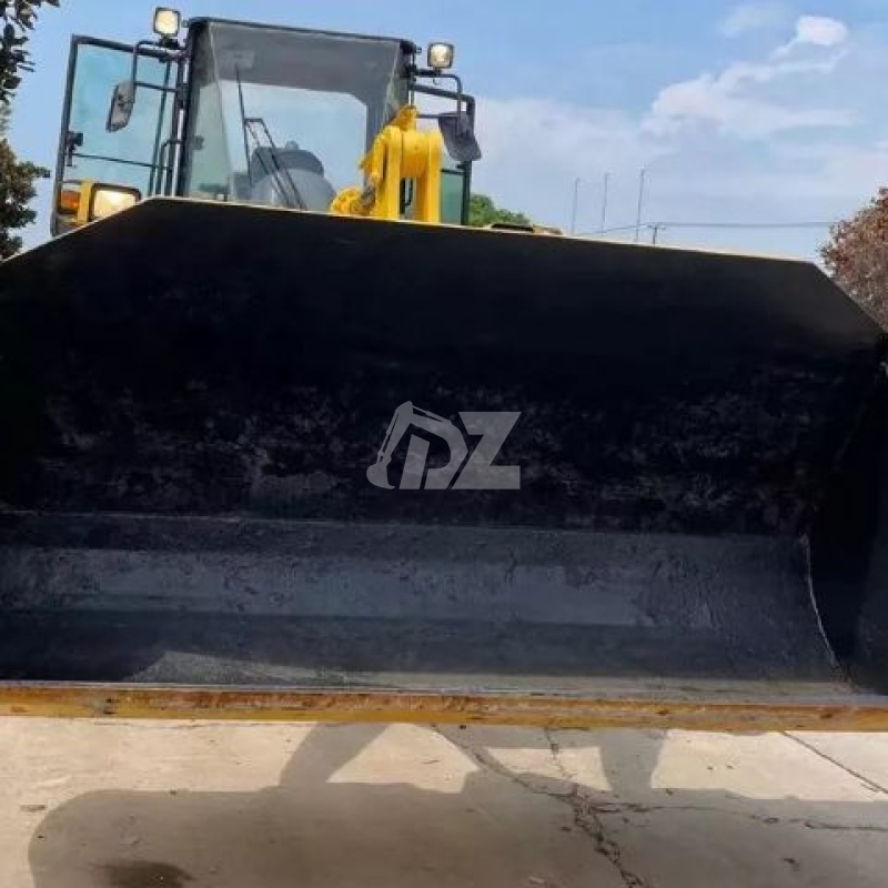 Komatsu WA320 Used Front Loader Wheel Loaders Construction Machinery 4000KG