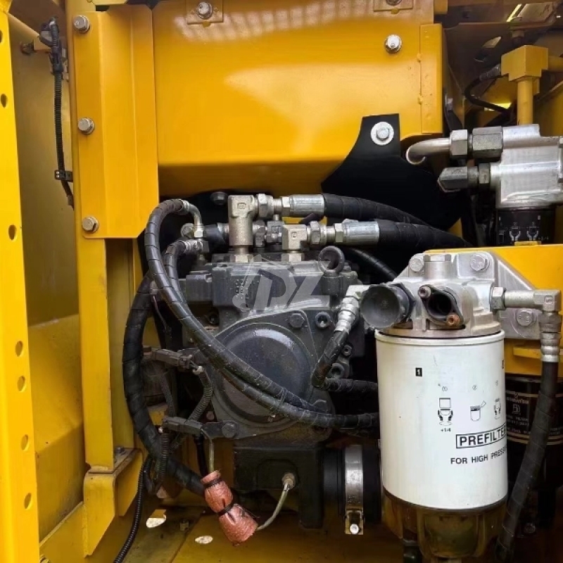 Used komatsu PC110 Original Japan 11Ton High Work Efficiency and Low Working Hours Middle Digger Imported From Japan