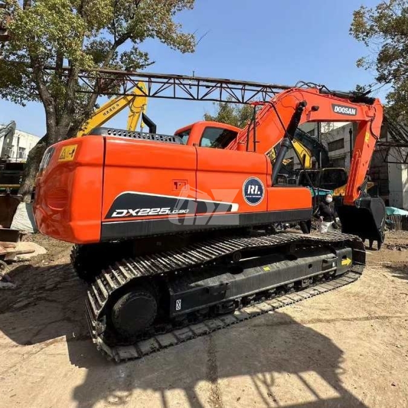 Doosan Dx225LC-9C Dx300 Used Excavator Equipment Construction Digging Machine