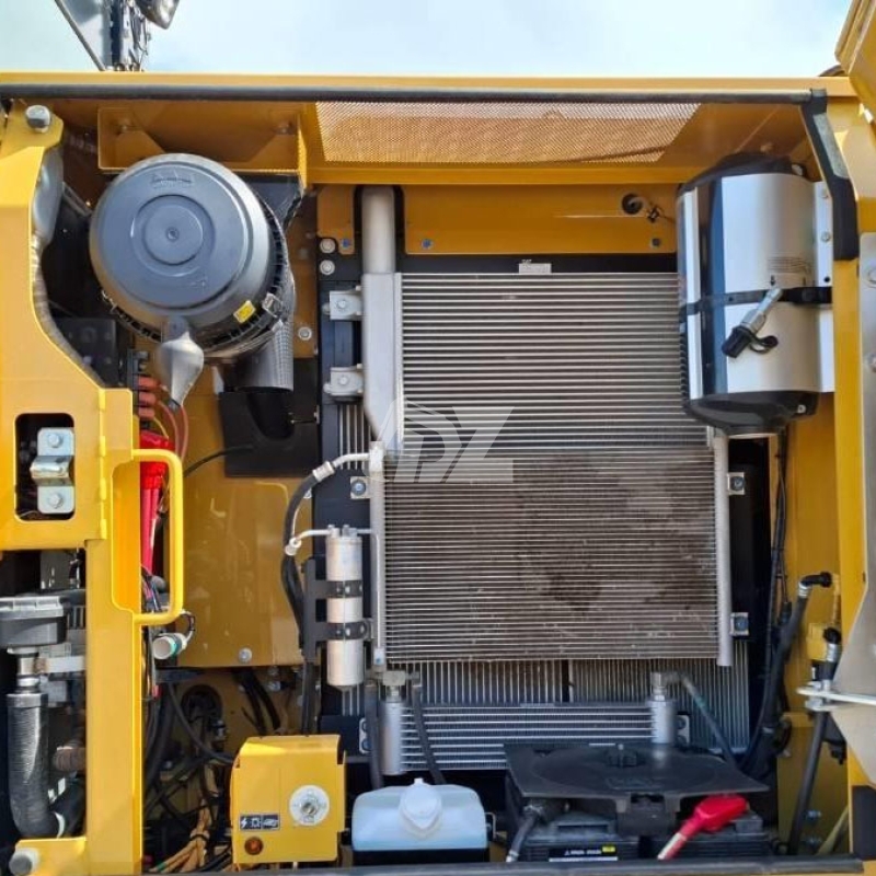 High Quality Low in Price CAT 318D 318E 318FL Mini Working Used Original JAPAN Excavator